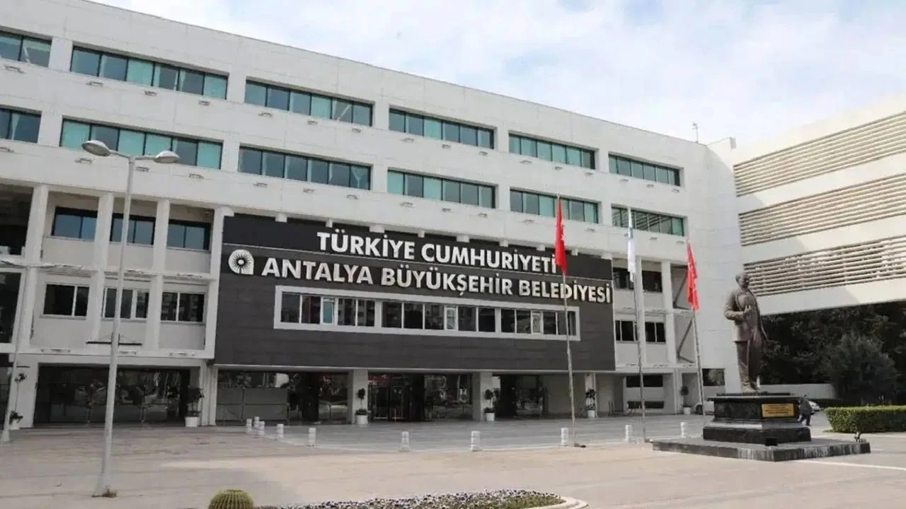 Antalya Büyükşehir Belediyesi soruşturmasında 2 tutuklama