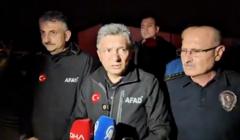Antalya Valisi Hulusi Şahin, hortumun işçilerin kaldığı iki konteyneri paramparça ettiğini dile getirdi