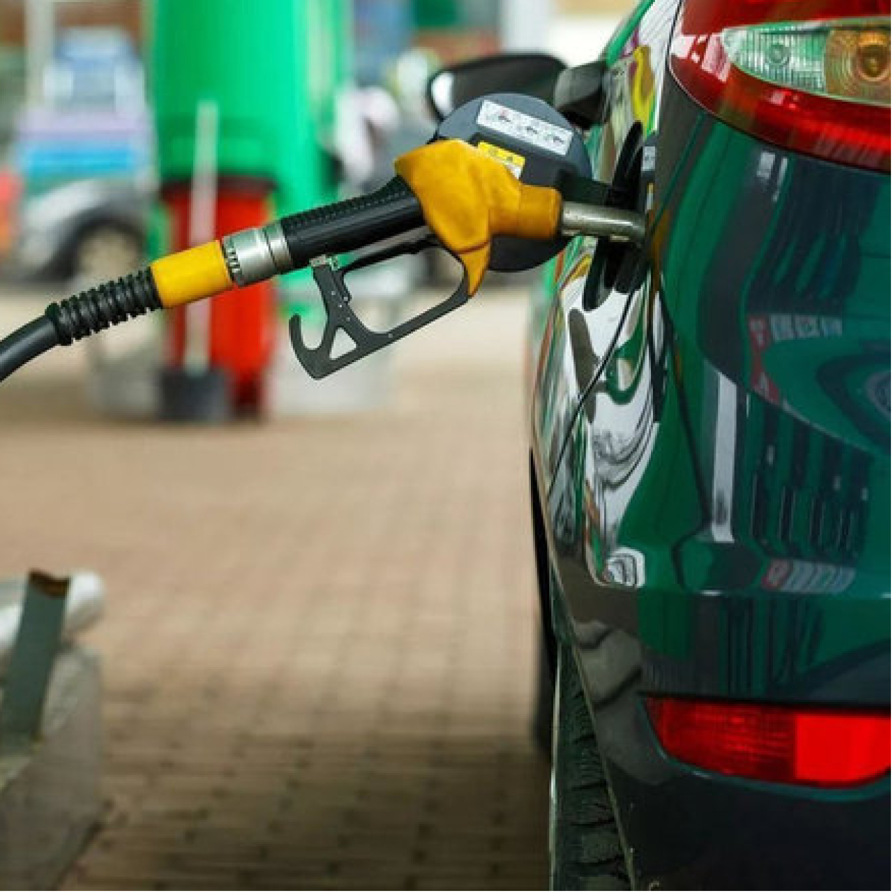Araç sahipleri, zam öncesinde güncel benzin, motorin ve LPG fiyatlarını araştırmayı sürdürüyor