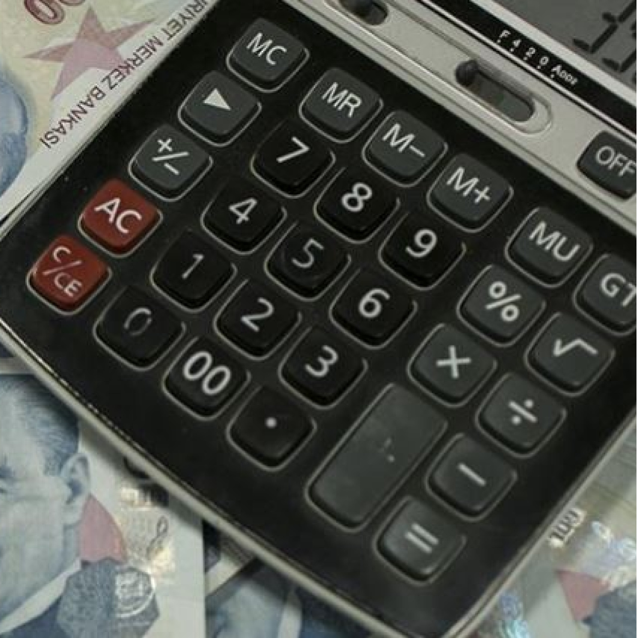 Bayramda çalışan işçilere her gün için 1 günlük ilave ücret ödenmesi gerekir