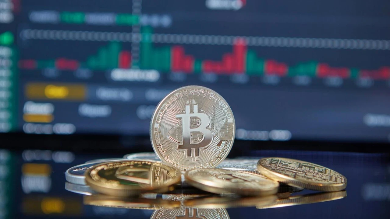 Bitcoin bir ayda yüzde 17'den fazla değer kaybetti