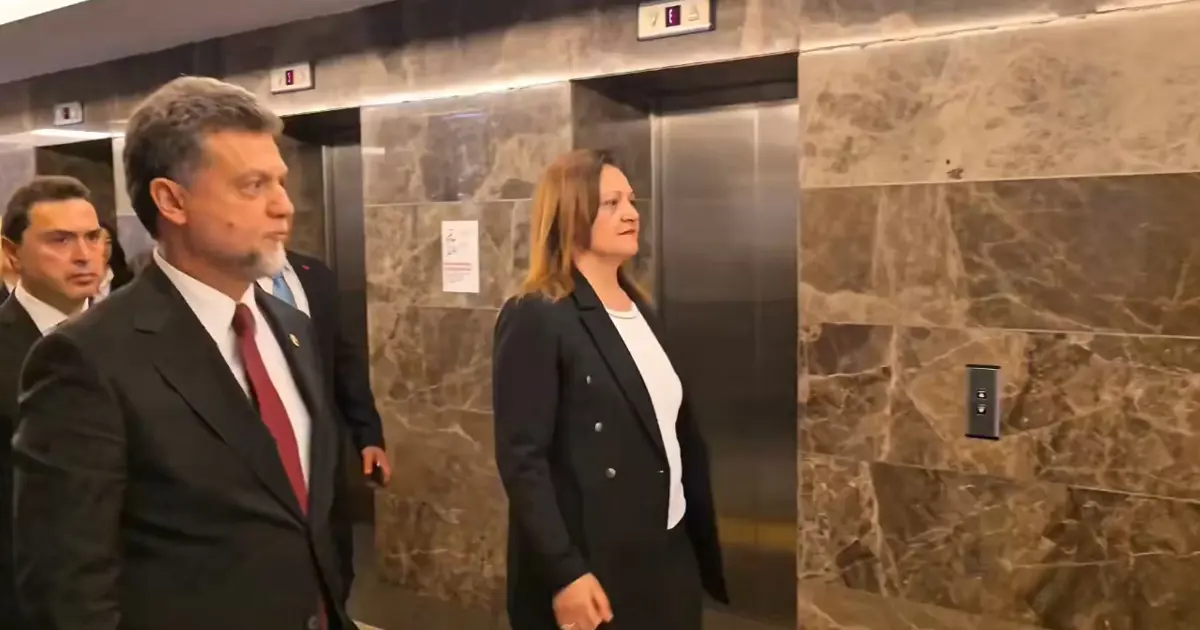 Burcu Köksal AK Parti'ye katıldı. Cumhurbaşkanı Erdoğan