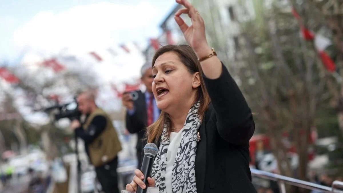 Burcu Köksal AKP'ye katılacağı tarihi açıkladı
