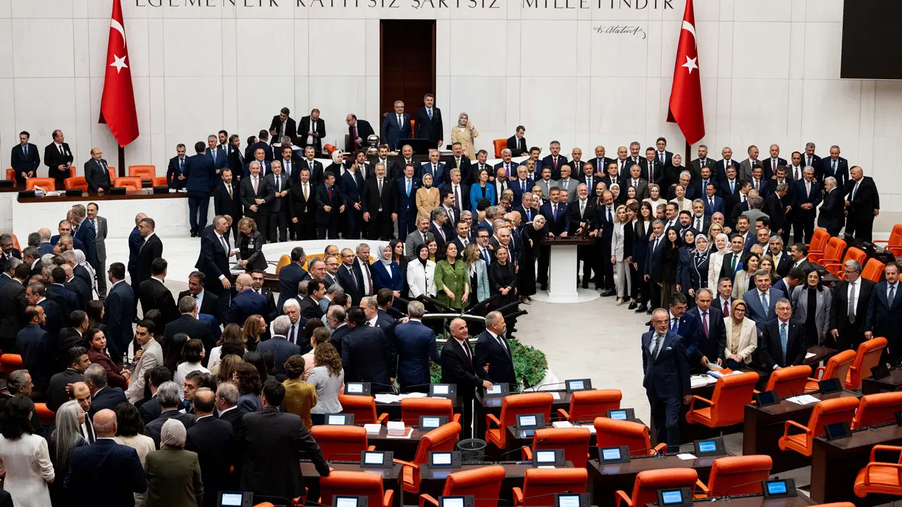 Çerçeve yasa rekor oyla Meclis'ten geçti