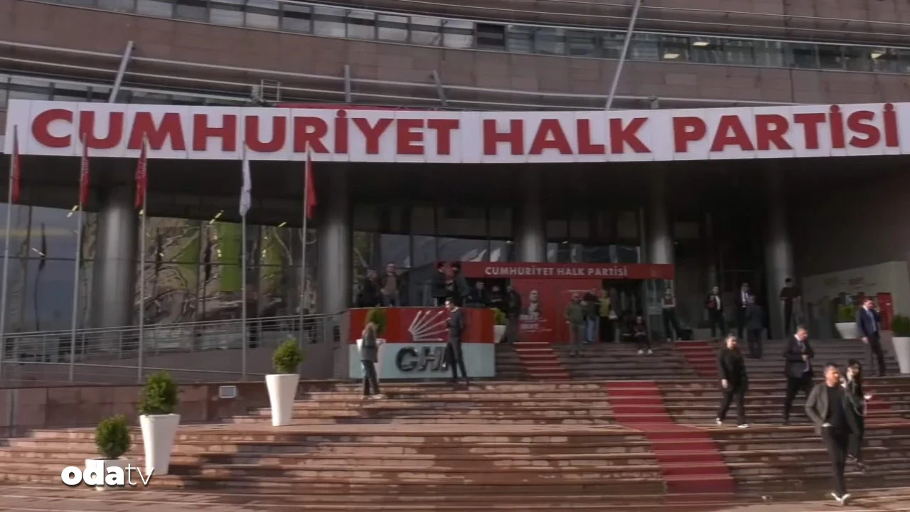 CHP'de 24 kişi işten çıkarıldı