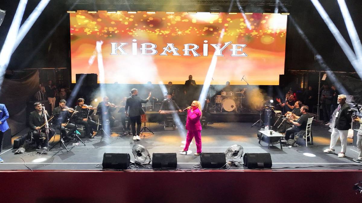 Cumhuriyet Meydanı'nda Kibariye fırtınası esti
