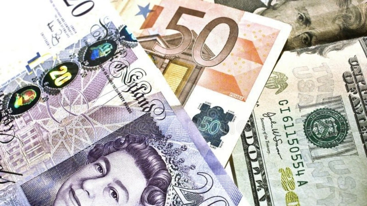 Dolar kuru 48,46 TL ile tarihi zirvesini tazeledi