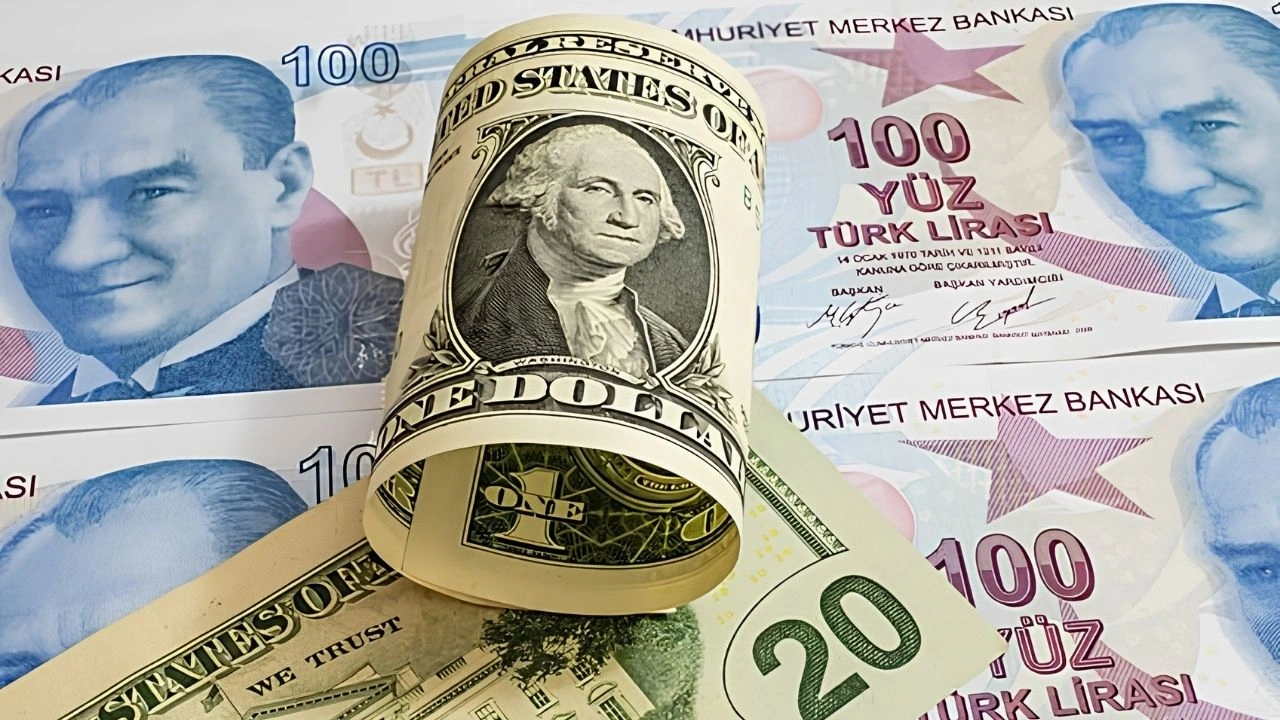 Dolar TL karşısında tarihi seviyeye ulaştı