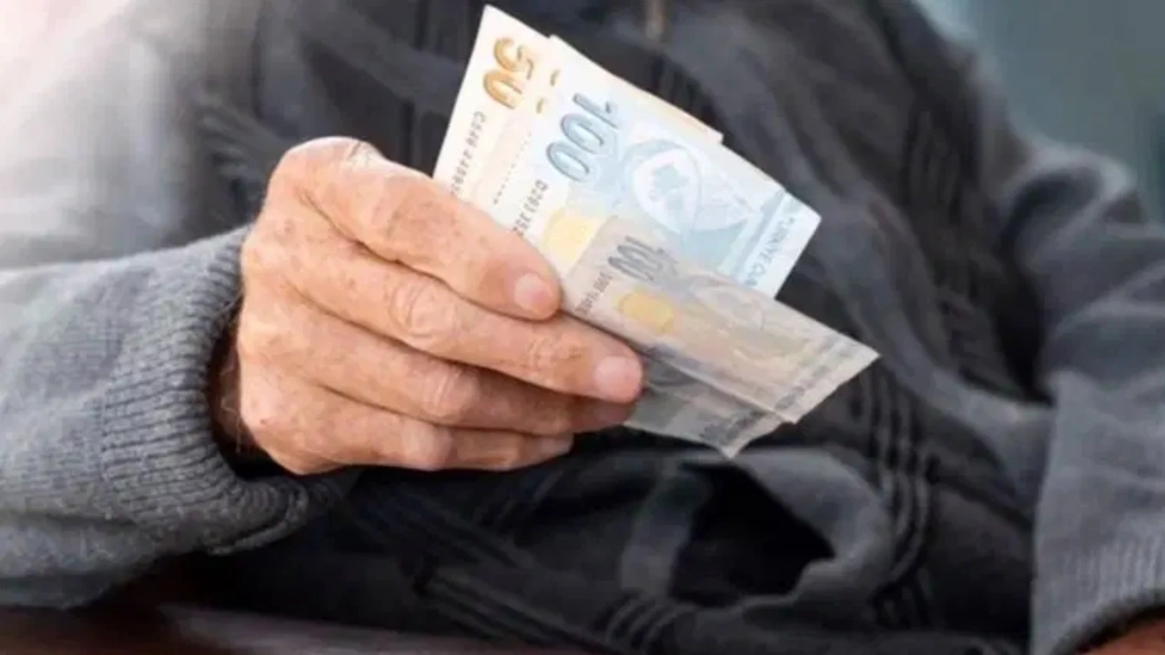 Emekli maaşını yükseltecek sistemi Özgür Erdursun, tarif etti; tek tek duyurdu