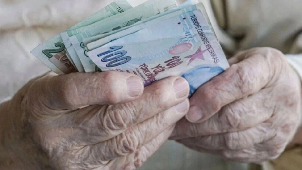Emekliyi isyan ettiren maaş kesintisini kaldıracak