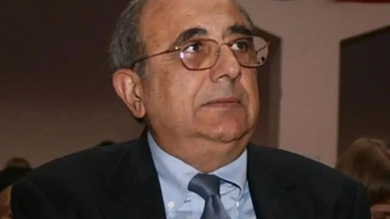 Eski Bakan Baran Tuncer yaşamını yitirdi