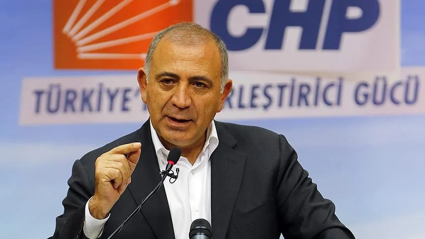 Gürsel Tekin'in görevine son verildi