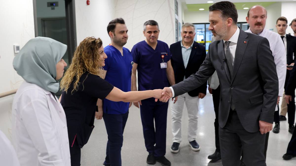 Hemşireler Günü'nde sağlık emekçilerine anlamlı ziyaret