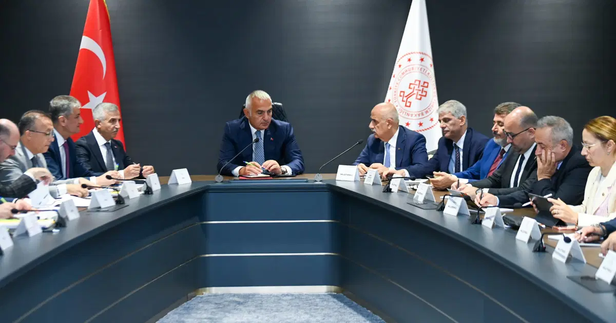Kültür ve Turizm Bakanı Mehmet Nuri Ersoy Kahramanmaraş'ta valiler