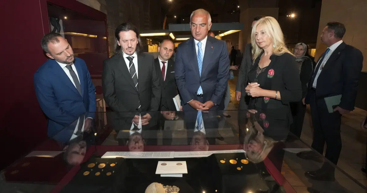 Kuzey Makedonya Kültür ve Turizm Bakanı Sedat Süleymani ile Ankara'daki Cumhuriyet Müzesi'nde görüştü