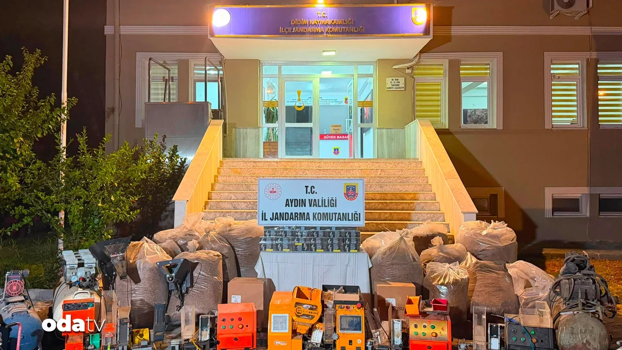 Operasyonda binlerce makaronun yanı sıra yaklaşık 1 milyon adet hap kapsül ve F serisi 1 dolar ele