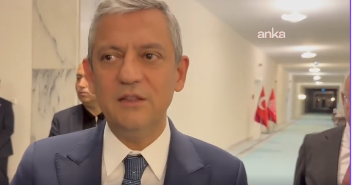 Özgür Özel, CHP'nin "yeni genel merkezi" olarak tanımladığı TBMM'de MYK üyeleriyle ilk toplantısını gerçekleştirdi