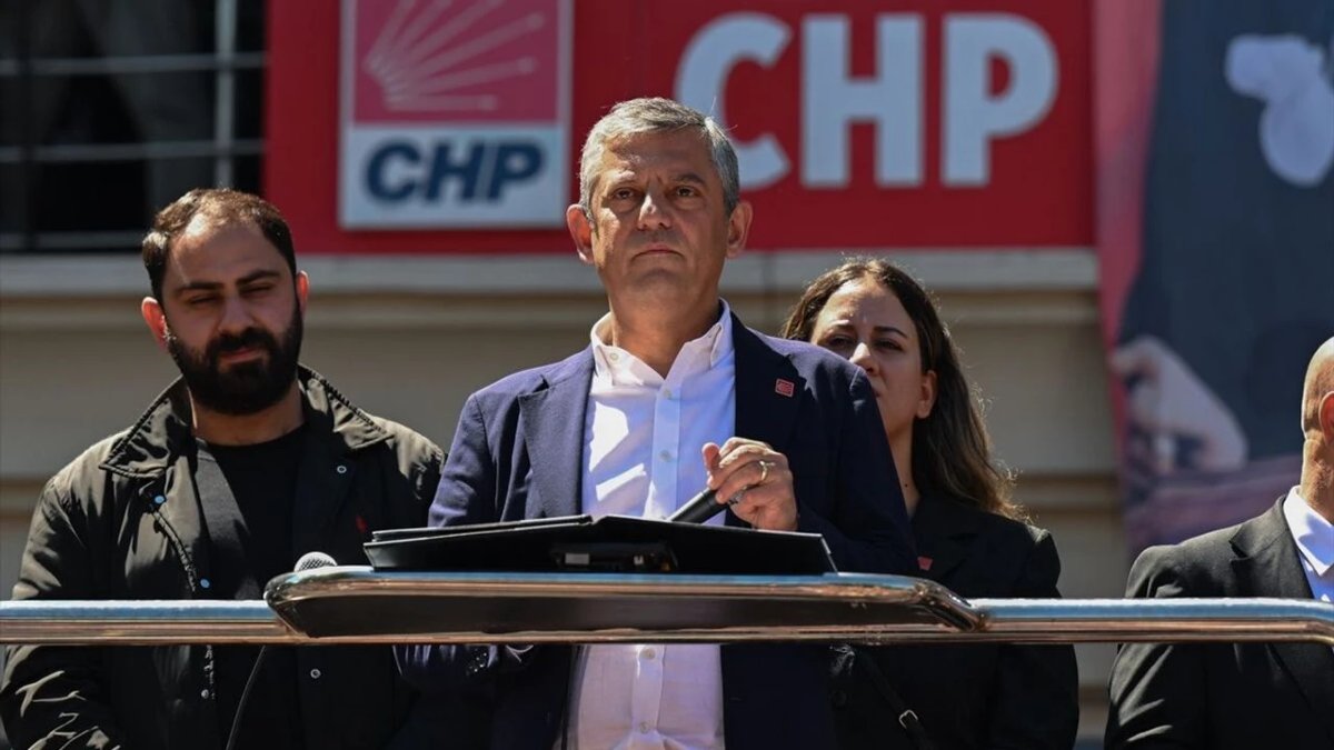 Özgür Özel İYİ Parti'ye mi geçiyor, iddialar doğru mu? İYİ Parti'den yeni parti açıklaması geldi