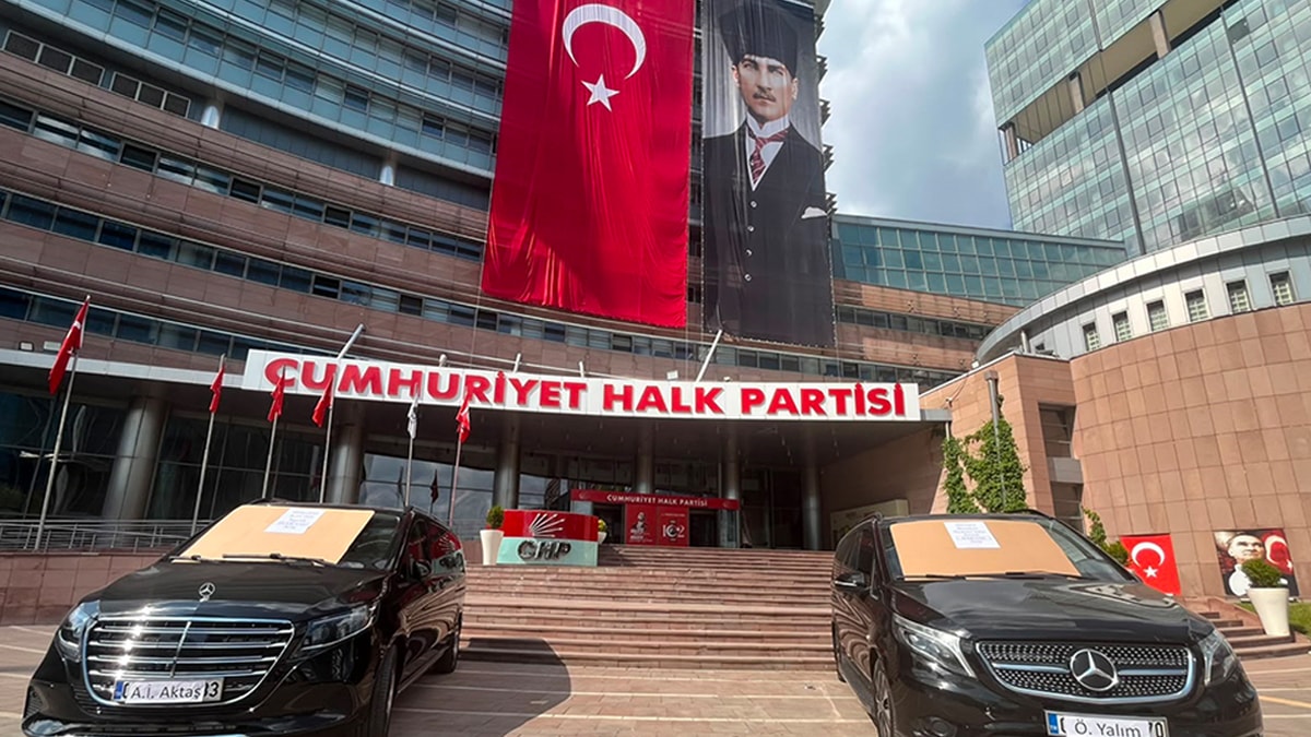 'Satılık haram araç' diye duyurmuşlardı! Kılıçdaroğlu zamanında alınıp makam aracı olarak kullandığı ortaya çıktı