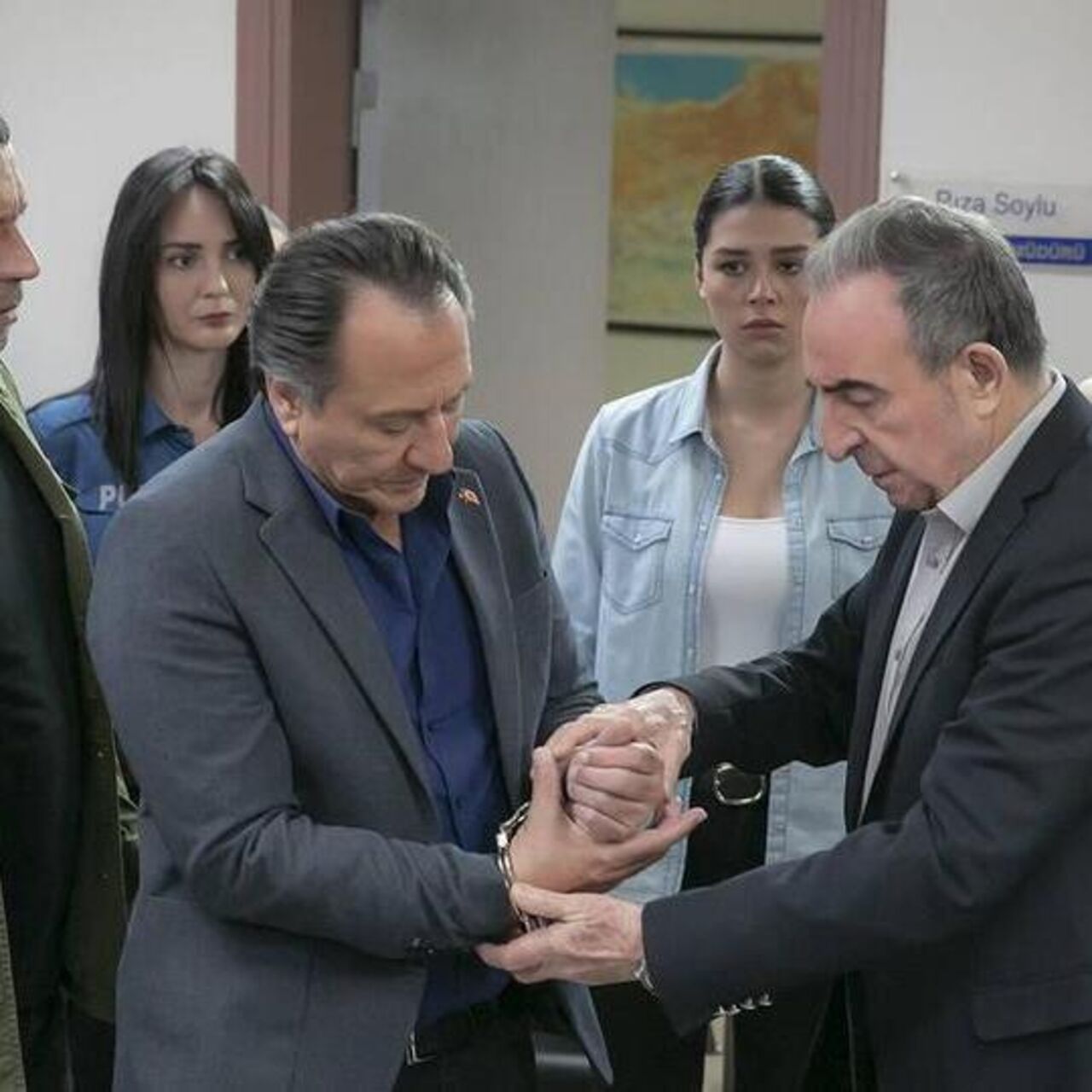 Türk televizyonlarının en uzun soluklu yapımları arasında yer alan Arka Sokaklar ile ilgili aylardır