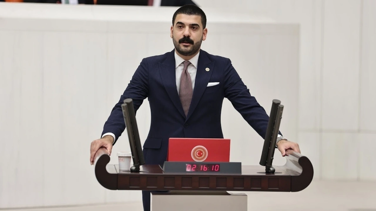 YENİ Parti Türkiye'nin plastik atık karnesini Meclis'e taşıdı