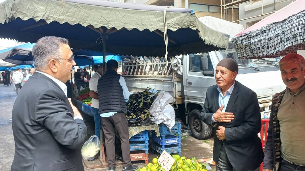 Yeni Partili Tanrıkulu'ndan semt pazarında enflasyon tepkisi